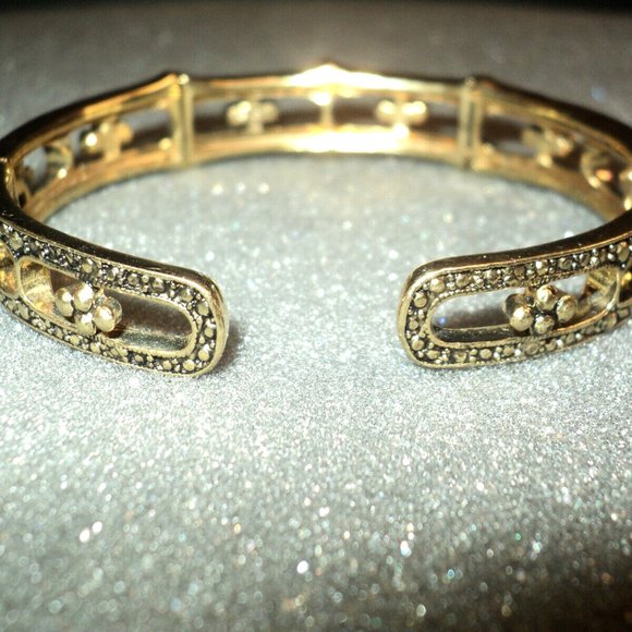 Monet Gold-Toned Hinged Cuff Bracelet with Dark Red Crystals 8" Around Vintage - Picture 3 of 3